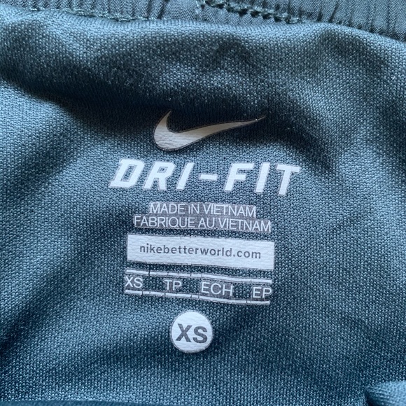 Nike shorts - Picture 6 of 6